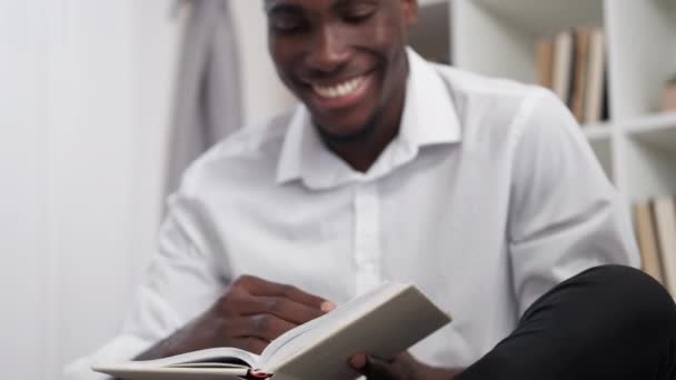 Funny Book Happy Man Interesting Literature Laughing Male Employee Enjoying — Stockvideo