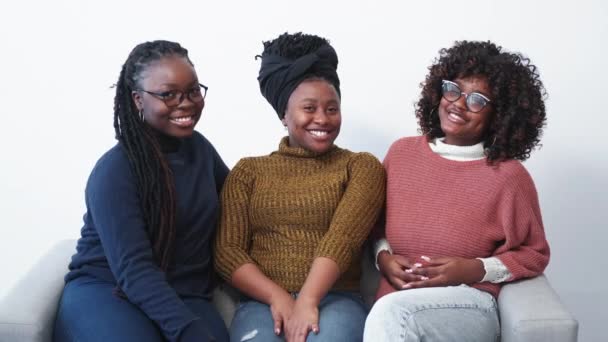 International Student Happy Women Pleasant Meeting Cheerful Three Black Female — Video Stock