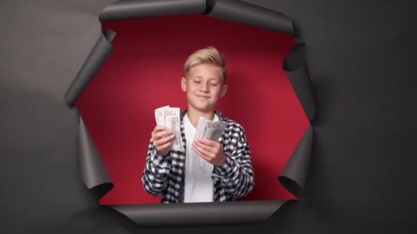 Έξαψη Χρημάτων Πλούσιο Αγόρι Πλούσιος Τρόπος Ζωής Ευτυχισμένος Έφηβος Παιδί — Αρχείο Βίντεο