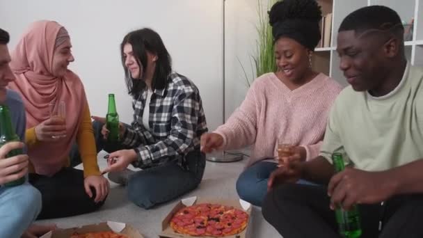 Pizza Party Happy Friends Students Leisure Funky International Men Women — Stock Video