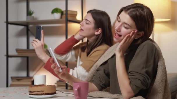 Network Addiction Selfie Women Home Leisure Happy Coquettish Female Friends — Wideo stockowe