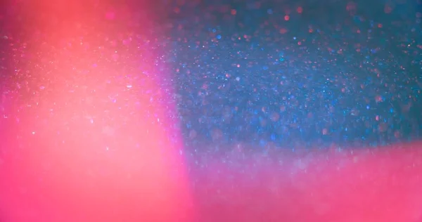 ネオンボケの光 ぼかしの輝き グラマースパンコールが輝きます 蛍光青ピンク色の光沢のある円レンズフレア抽象的な背景とフリースペース — ストック写真