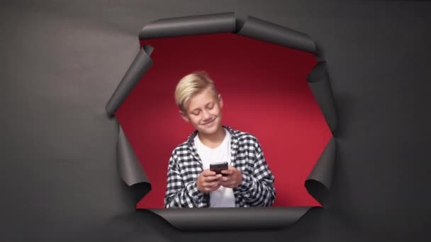 Online Communication Teenager Boy Mobile Technology Happy Male Kid Typing — Vídeos de Stock