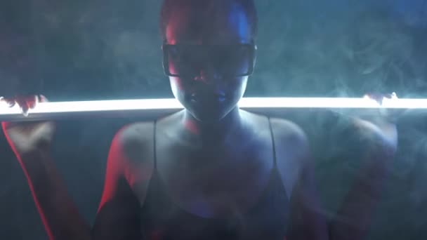 Impreza Waporfalowa Futurystyczne Życie Nocne Cyberpunkowa Subkultura Niebieski Czerwony Neon — Wideo stockowe