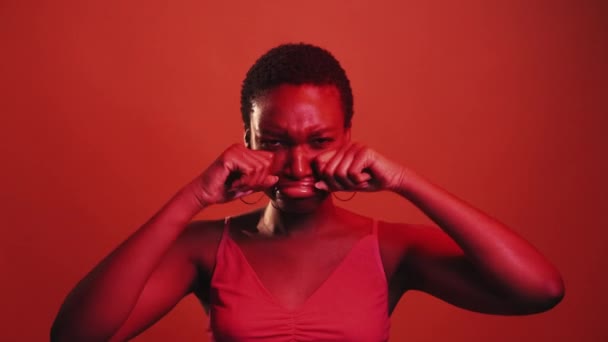 Merengek Meringis Suasana Hati Berubah Ubah Perasaan Sakit Merah Neon — Stok Video