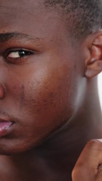 Vidéo Verticale Pulvérisation Après Rasage Soins Peau Toilettage Masculin Gros — Video