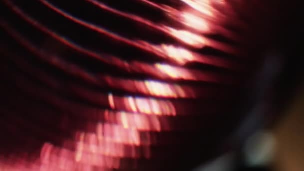 Светящаяся Текстура Мяч Размыт Макро Стрельба Глубокие Рубиновые Текстурированные Ряды — стоковое видео