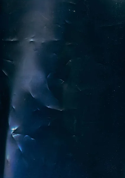 古いテクスチャ 悲痛な映画のオーバーレイ 墜落した箔 暗い黒青風化した抽象的なイラストの背景にほこり傷ノイズ — ストック写真