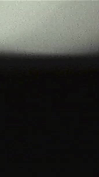 Вертикальное Видео Ретро Глюк Мерцает Эффект Старой Пленки Реальное Аналоговое — стоковое видео