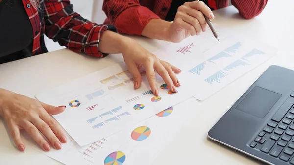 Pénzügyi Kutatás Üzleti Konferencia Statisztikai Elemzés Stratégia Tervezés Grafikonos Projekten — Stock Fotó