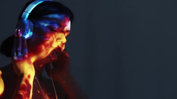 Цифровий Простір Подвійна Експозиція Жінки Музичний Коханець Транквільський Жіночий Портрет — стокове відео