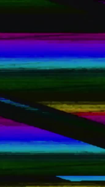 垂直ビデオ カラーグリッチアナログ歪み 遷移欠陥 ピンクブルーイエローグリーンリアルVhsストライプノイズフリッカー人工物ダークブラック抽象的な背景 — ストック動画