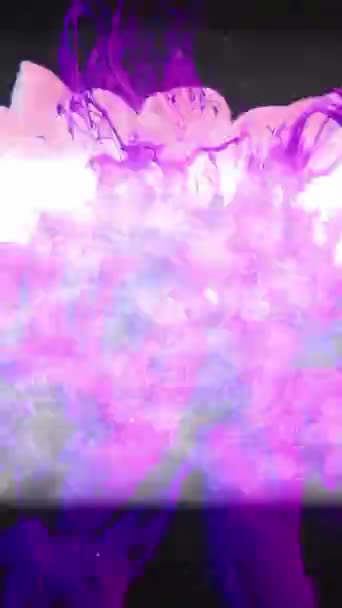 Вертикальное Видео Глюк Арт Телеканал Статический Шум Искаженный Сигнал Фиолетового — стоковое видео