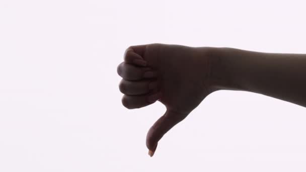 Luźniejszy Gest Niezadowolony Znak Kobieca Ręka Ramię Sylwetki Kobiety Pokazujące — Wideo stockowe