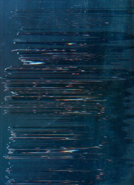 Sıkıntılı ekran. Eski film. Arıza dokusu. Mavi turuncu renkli gürültü tozu koyu grunge soyut resimleme arkaplanındaki toprak lekelerini çizer.