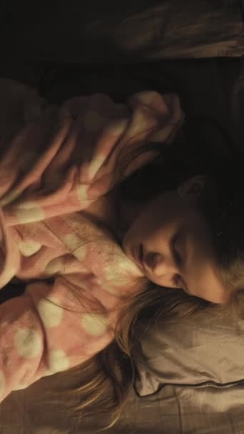 Video Vertikal Waktunya Tidur Anak Selamat Malam Perawatan Orangtua Ibu — Stok Video