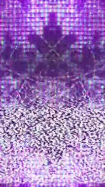 Dikey video. Fütürist bir hata. Statik gürültü. Sinyal bozulması. Neon mavisi, mavi renk, kırık LCD ekran, soyut arkaplan üzerindeki tahıl titreşimli dijital sanat eserleri.