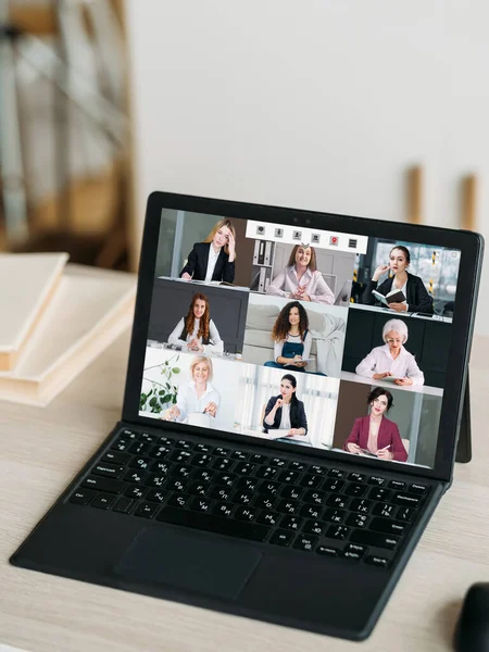 Rozmowa Wideo Cyfrowe Spotkanie Wirtualna Współpraca Profesjonalny Zespół Biznesowy Kobiet — Zdjęcie stockowe