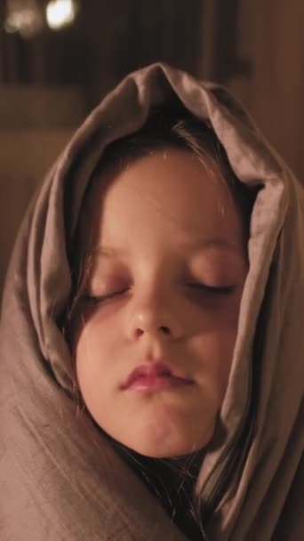 Pionowe Wideo Zmęczenie Dzieci Odpoczywaj Słodkich Snów Wyczerpane Zmęczenie Mała — Wideo stockowe