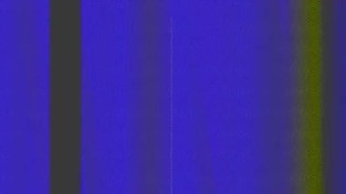 VHS arızası. Objelerin gürültüsü. Eski kaset geri sarıldı. Mavi yeşil renk gerçek analog titreşimli tahıl çizgileri sinyal iletim hatası soyut arkaplan.
