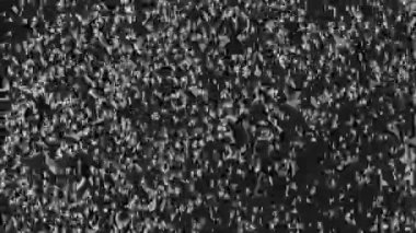Tahıl sesi. Analog hatası. Eski bir televizyon paraziti. Siyah beyaz gerçek VHS statik bozulma dokusu karanlık retro teknolojisi soyut arkaplan.