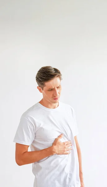 Problemy Żołądkiem Zatrucie Pokarmowe Chory Niezadowolony Niezdrowy Człowiek Dotykając Jego — Zdjęcie stockowe