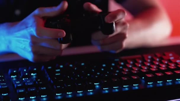 Ігровий Чоловік Кібер Веселощі Нічні Розваги Хлопець Грає Комп Ютері — стокове відео