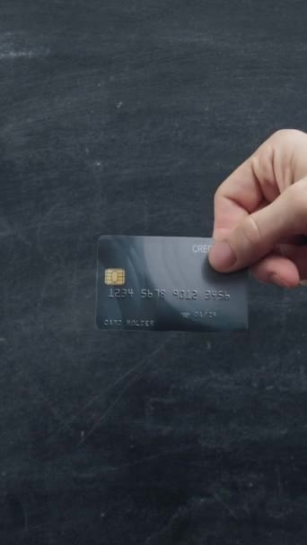 Függőleges Videó Készpénz Nélküli Átutalás Banki Művelet Férfi Kéz Hitelkártyát — Stock videók