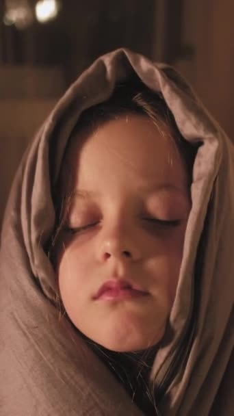 Вертикальное Видео Детская Усталость Ночной Отдых Сладких Снов Усталая Нездоровая — стоковое видео