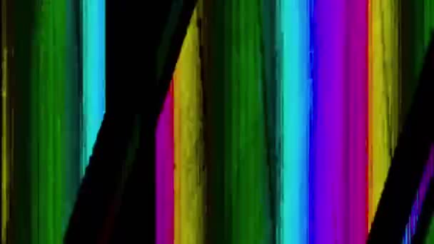 Vhsグリッチ アナログ ノイズ 再風の映像だ ピンクブルーイエローグリーンカラーフリッカーVcrは遷移のための暗い黒効果に真の成果物を縞 — ストック動画
