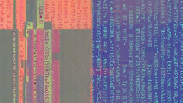 垂直录像 电脑故障 程序失败 黑客攻击 脚本文本抽象背景上的蓝色粉红像素噪声畸变缺陷 — 图库视频影像