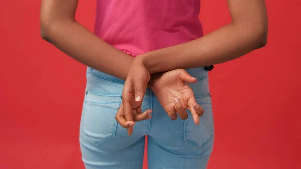 Σταυρωμένα Δάχτυλα Ψεύτικο Σημάδι Ψεύτικη Υπόσχεση Αγνώριστη Ανέντιμη Γυναίκα Που — Φωτογραφία Αρχείου