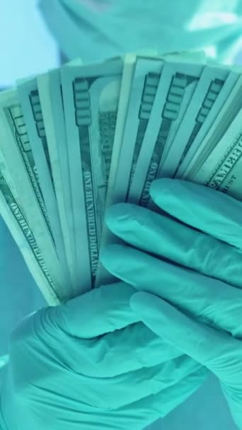 Video Verticale Costi Sanitari Corruzione Medica Stipendio Medico Chirurgo Mani — Video Stock