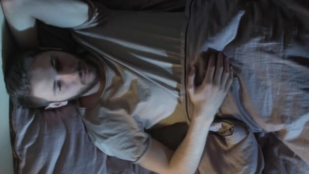 Noite Sem Dormir Problema Insônia Distúrbio Fadiga Deprimido Cansado Pensivo — Vídeo de Stock
