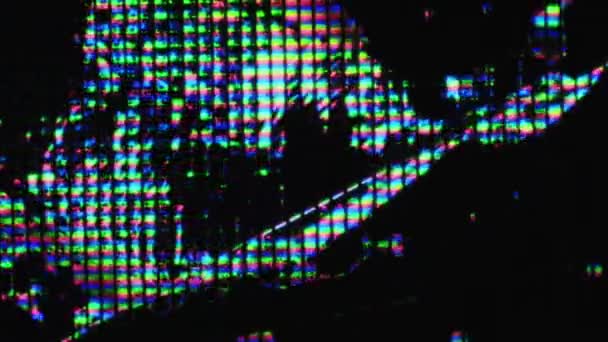 デジタルスプラッシュ 輝きを放て 電子歪み 濃い黒の抽象的な背景に蛍光青ピンク緑の色のピクセルの液晶スプラッタ — ストック動画