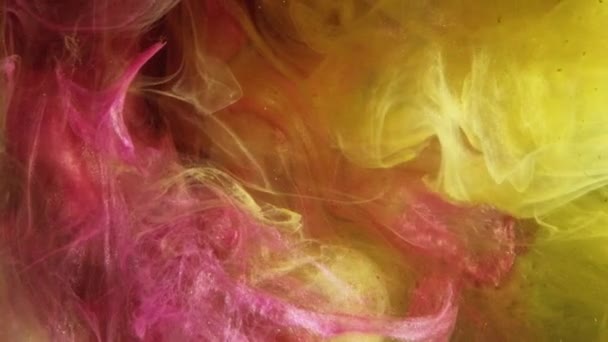 Καπνός Χρώματος Πιτσιλιές Μελανιού Ακρυλικό Μείγμα Χρωμάτων Φωτεινό Κίτρινο Ροζ — Αρχείο Βίντεο