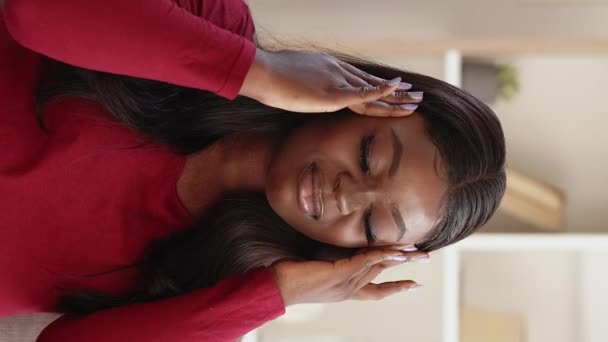 Dikey Video Stres Baş Ağrısı Migren Ağrısı Anksiyete Gerginliği Huzursuz — Stok video