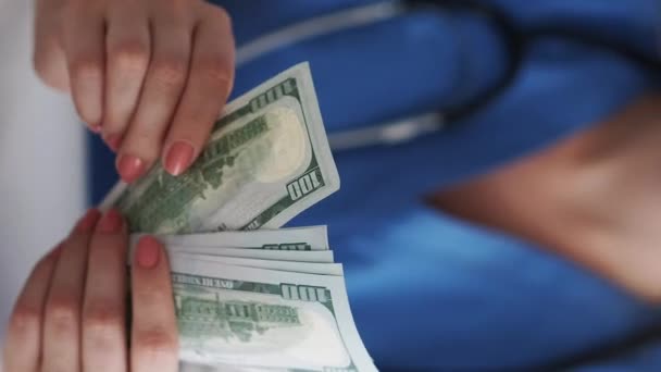 Вертикальное Видео Подкуп Доктора Медицинская Коррупция Налог Здравоохранение Неузнаваемая Нечестная — стоковое видео
