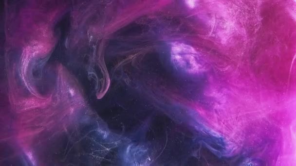 Блестящая Жидкость Краска Смешивается Творческое Раскрытие Ярко Розовый Голубой Цвет — стоковое видео