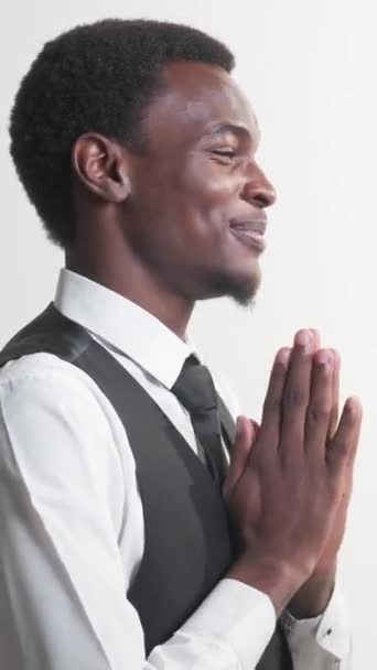 Video Verticale Favore Gesto Imploro Aiutarmi Desidera Pregare Speranzoso Uomo — Video Stock