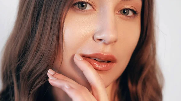 Idealna Skóra Zabieg Kosmetyczny Naturalny Makijaż Balsam Pielęgnacji Młoda Kobieta — Zdjęcie stockowe