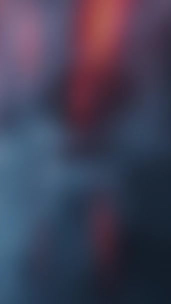 垂直ビデオ ぎらぎらと光る ライトフレア 火が燃える ブラーダークブルーレッドカラービームリークモーションソフトテクスチャアブストラクトコピースペース背景 — ストック動画