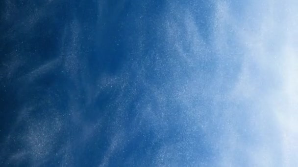 Deeltjes Textuur Vloeistofstroom Inktwater Magisch Poeder Blauwe Witte Kleur Glanzende — Stockvideo
