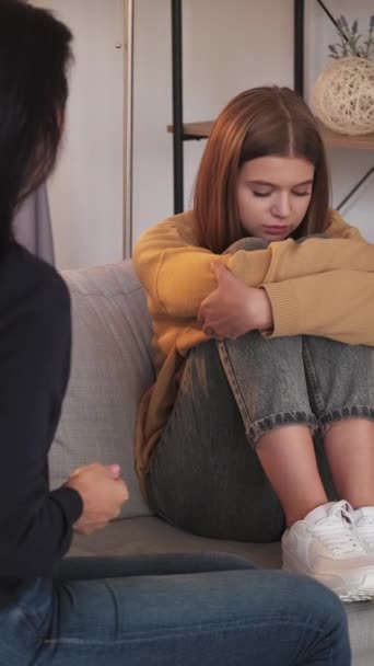 Vertical Video Parents Blaming Behavior Talk Aggressive Mother Censuring Teen — Stock Video