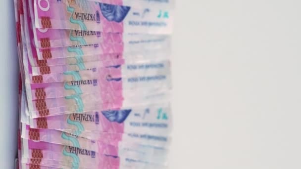 Вертикальное Видео Деньги Наличными Украинская Гривна Валюта Банкноты 200 Грн — стоковое видео