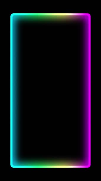 バーティカルビデオ 電気フレーム ネオンライトの背景 ダークブラック抽象幾何学コピースペースで 紫色の青色のグラデーション輝く長方形のラインの動き — ストック動画