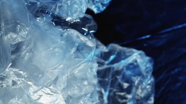 Lodret Video Affaldsforvaltning Plastic Genbrug Brugt Våd Tom Cellofan Polyethylen – Stock-video