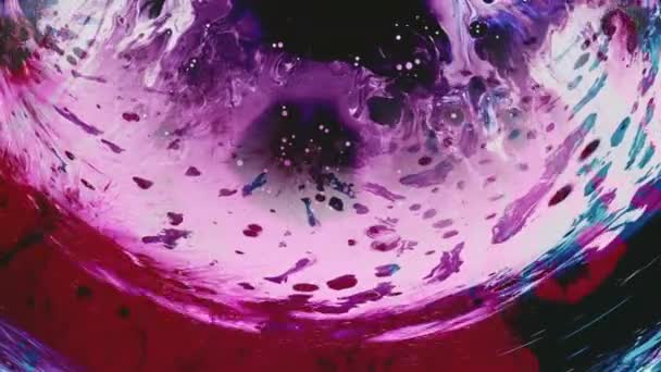 Жидкостный Круг Всплеск Вихря Синяя Красная Жидкость Брызги Темных Кругах — стоковое видео