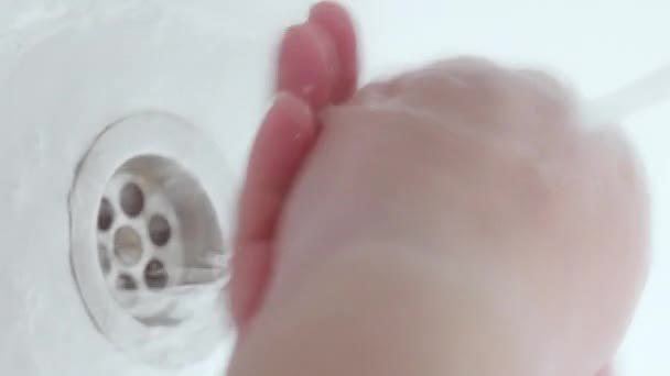 Vídeo Vertical Manos Limpias Prevención Bacterias Higiene Viral Mujer Lavando — Vídeo de stock