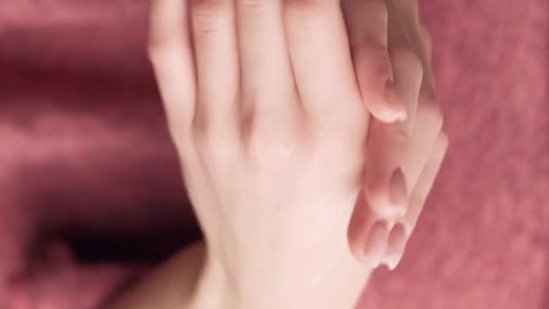 Dikey Video Tedavisi Nemlendirici Bakım Yumuşak Bir Ten Besleyici Kozmetik — Stok video